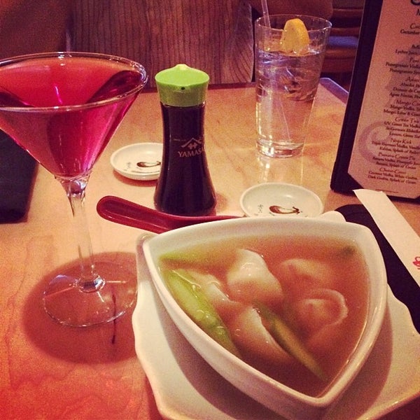 1/4/2014 tarihinde Sarah O.ziyaretçi tarafından Sawa Hibachi Steakhouse &amp; Sushi Bar'de çekilen fotoğraf