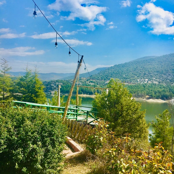 Foto tomada en Bucak Oğuzhan Kent Ormanı Restoranı  por Cndn el 3/10/2021