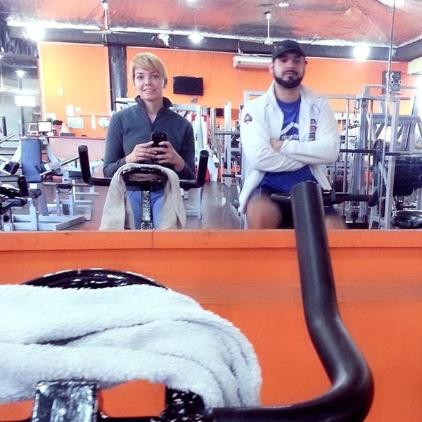 Plaza fitness русановская. Эмин Агаларов Крокус фитнес. Отец Эмина. Эмин в Крокус фитнесе. Эмин Инстаграм EMINOFFICIAL.