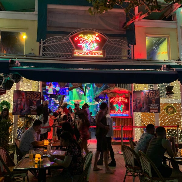 Photo prise au Mango&#39;s Tropical Cafe par Burak G. le12/26/2021