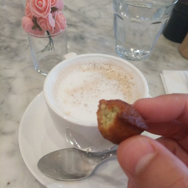 Photo taken at Maison Kayser by Will C. on 5/14/2018