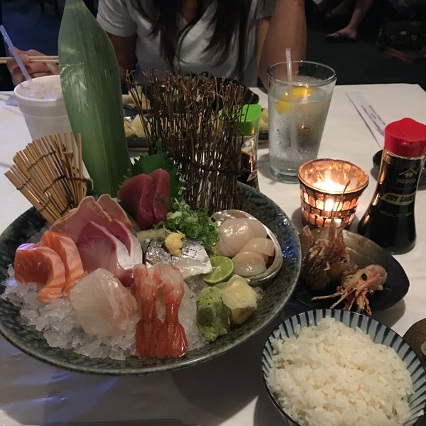 Photo taken at Umami Restaurant and Sushi Bar by Osvaldo V. on 7/2/2016