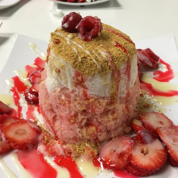 Vampire Penguin - Ice Cream Parlor