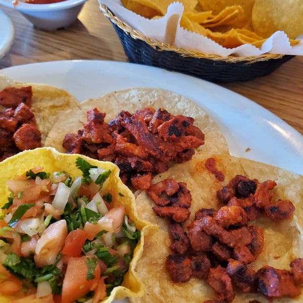 Foto tomada en Corona Mexican Restaurant  por Joy L. el 12/31/2023