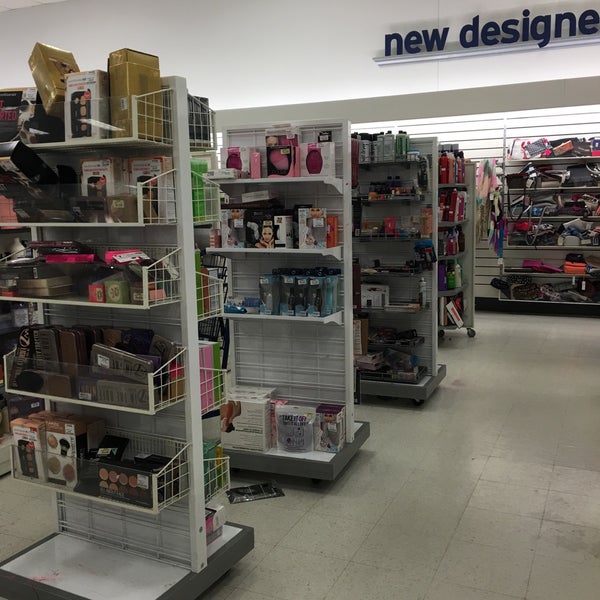 Photos at Marshalls / HomeGoods 5 tips