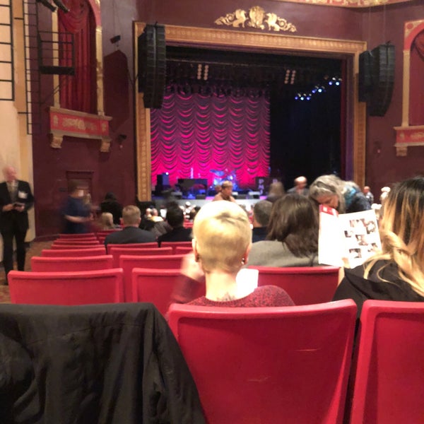 Foto diambil di Bergen Performing Arts Center oleh James pada 2/26/2018