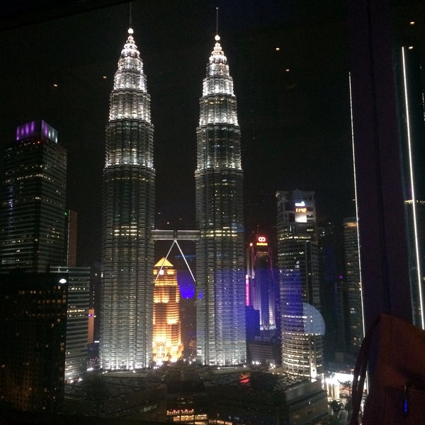 รูปภาพถ่ายที่ SkyBar Kuala Lumpur โดย tini เมื่อ 10/11/2019