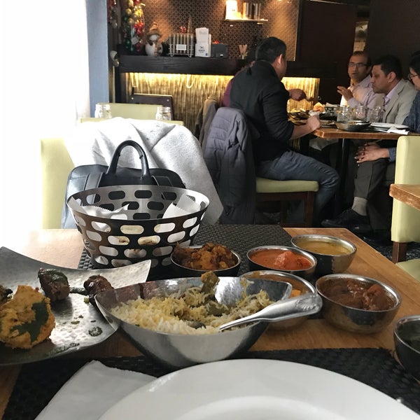 12/5/2017 tarihinde Anna I.ziyaretçi tarafından Bhatti Indian Grill'de çekilen fotoğraf