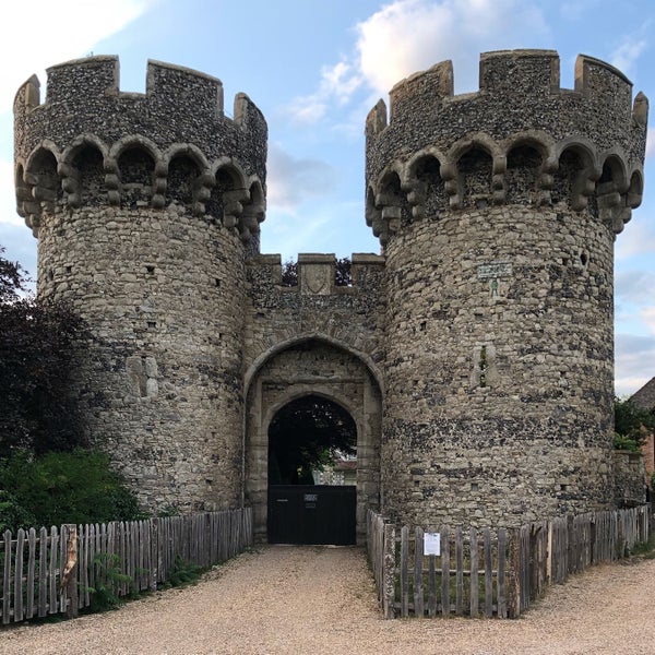 Cooling Castle Barn General Entertainment