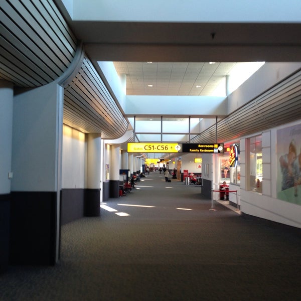 Foto tomada en John Glenn Columbus International Airport (CMH)  por Jeffrey H. el 5/12/2013