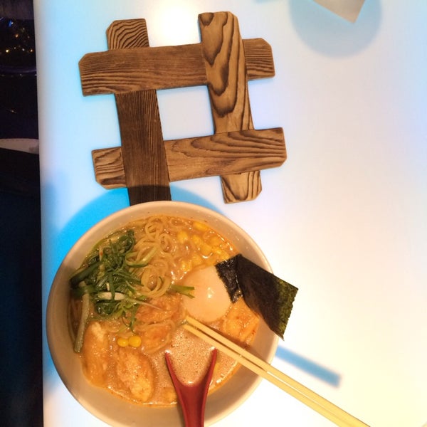 Foto scattata a Umi Sushi + Tapas da Lydia A. il 3/12/2014