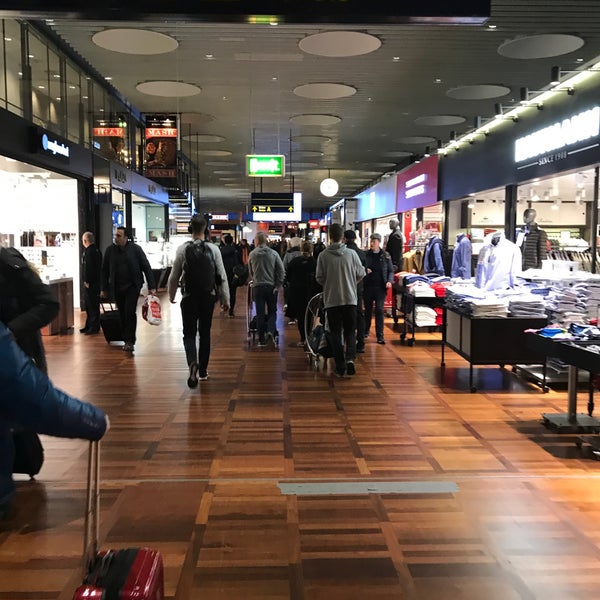 Снимок сделан в Аэропорт Копенгагена «Каструп» (CPH) пользователем Dmitrijs M. 2/11/2018