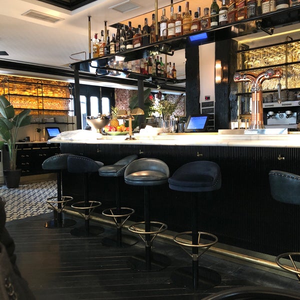 Money Talks Raw Bar
