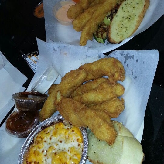 Photo taken at Strip N Dip Chicken Strips by Grease V. on 1/26/2015
