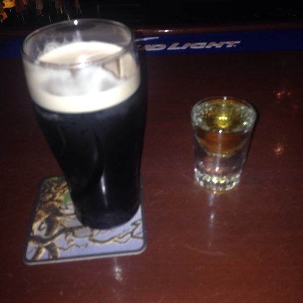 Foto tomada en Molloy&#39;s Irish Pub  por Dmitry K. el 6/22/2014