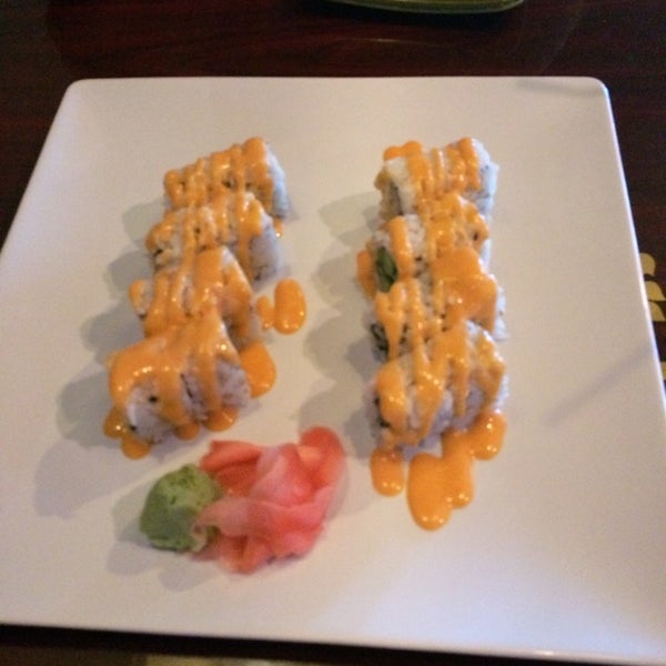 รูปภาพถ่ายที่ Nanami Sushi Bar &amp; Grill โดย Jessica B. เมื่อ 5/14/2014