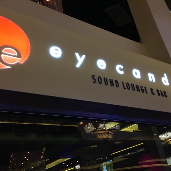 รูปภาพถ่ายที่ EyeCandy Sound Lounge &amp; Bar โดย Michael เมื่อ 2/18/2016