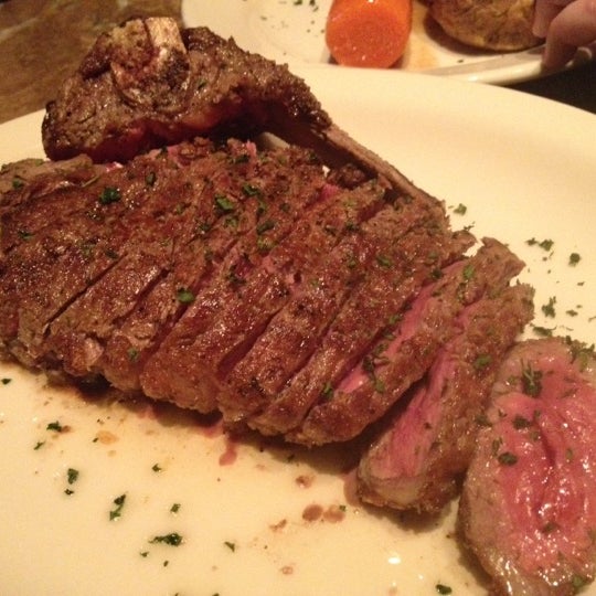 Foto tomada en Bob&#39;s Steak &amp; Chop House  por Johan F. el 12/9/2012