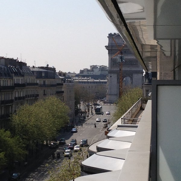 4/21/2013 tarihinde Johan F.ziyaretçi tarafından Renaissance Paris Arc de Triomphe Hotel'de çekilen fotoğraf