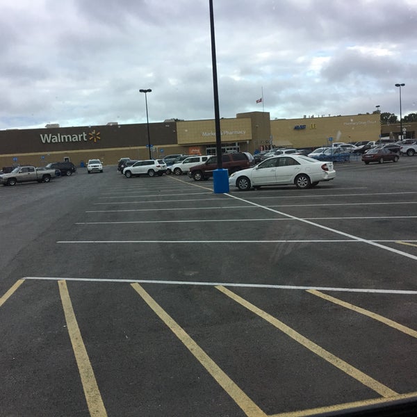 Walmart Supercenter - Big Box Store