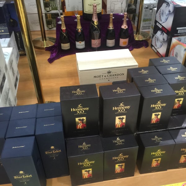 Unisat Liquor Store Lucky, Ajman (+971 56 119 9518)