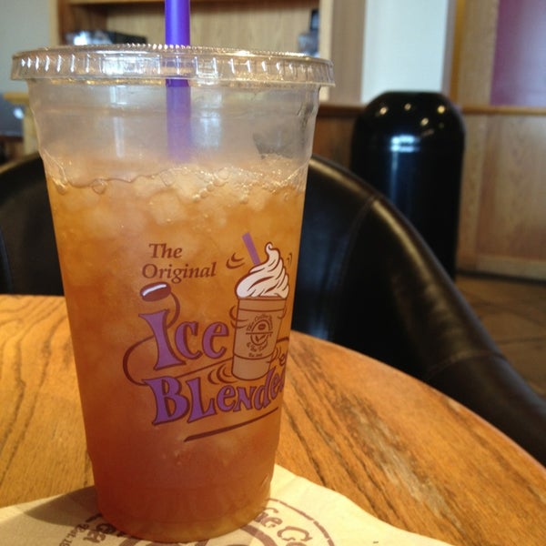 Photo taken at The Coffee Bean &amp; Tea Leaf by Rebeka J. on 4/7/2013