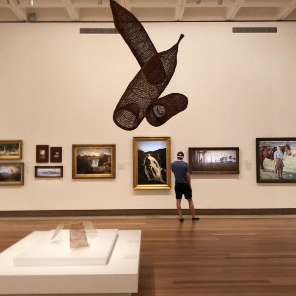 Foto diambil di Queensland Art Gallery (QAG) oleh Globetrottergirls D. pada 2/9/2020