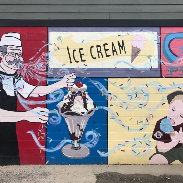 รูปภาพถ่ายที่ Klavon&#39;s Ice Cream Parlor โดย Charles S. เมื่อ 7/5/2018