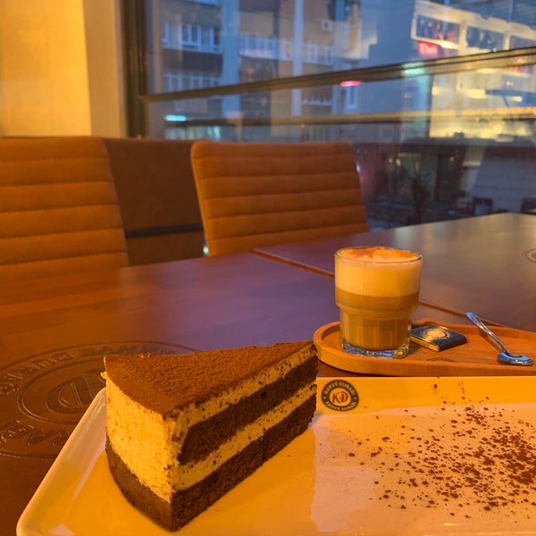 Foto tirada no(a) Kahve Durağı Fatih por Sveta G. em 2/24/2019