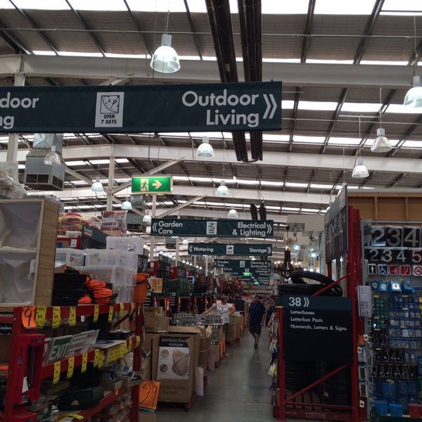 Bunnings Warehouse Hardware Store in Dubbo