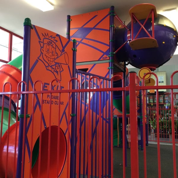 Bunnings Warehouse Hardware Store in Dubbo