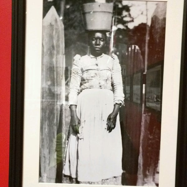 Das Foto wurde bei The Charleston Museum von Ivy Agnes N. am 8/8/2016 aufgenommen