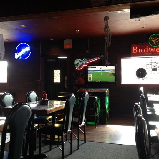 Daman's Bar & Grill Dive Bar in Overlake