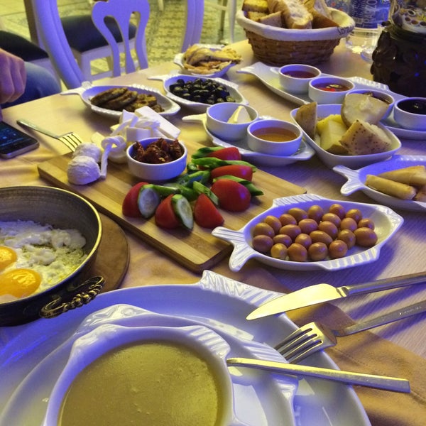 4/7/2016에 Elif K.님이 Gani Balık Restaurant에서 찍은 사진