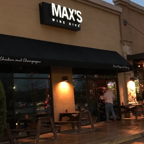 Photo taken at Max&#39;s Wine Dive San Antonio by Danny A. on 3/11/2017