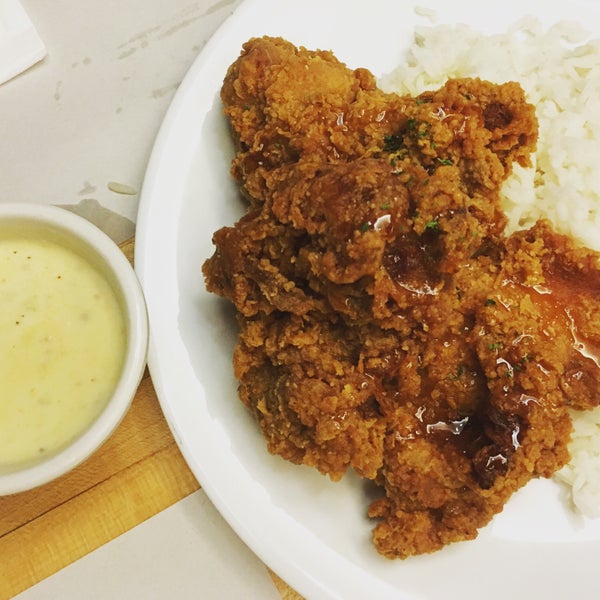 Must order - ribs, mac and cheese, buttermilk chicken. The serving is big and good for sharing