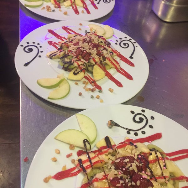 5/9/2016 tarihinde Karooke C.ziyaretçi tarafından Karooke Chef Cafe &amp; Bistro'de çekilen fotoğraf