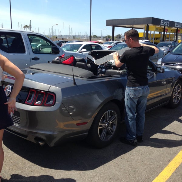 Hertz Rental Car Location in Midway District