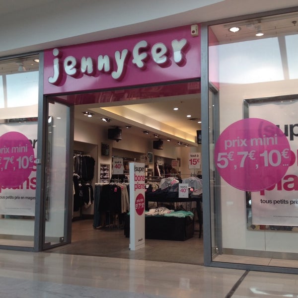Jennifer hotsell negozio abbigliamento