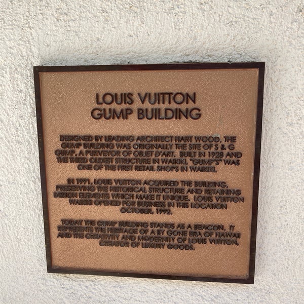 Louis Vuitton Honolulu Gump's Building - Leather Goods Store in Waikiki