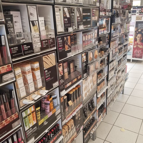 Ulta Beauty Curbside Pickup Only Cosmetics Store in Cotswold