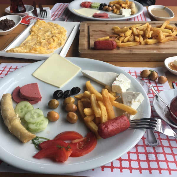 10/7/2017에 Şule ilayda D.님이 Fink Cafe &amp; Restaurant에서 찍은 사진