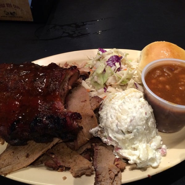 8/9/2014 tarihinde Nathan N.ziyaretçi tarafından Whole Hog Cafe North Little Rock &amp; Catering'de çekilen fotoğraf