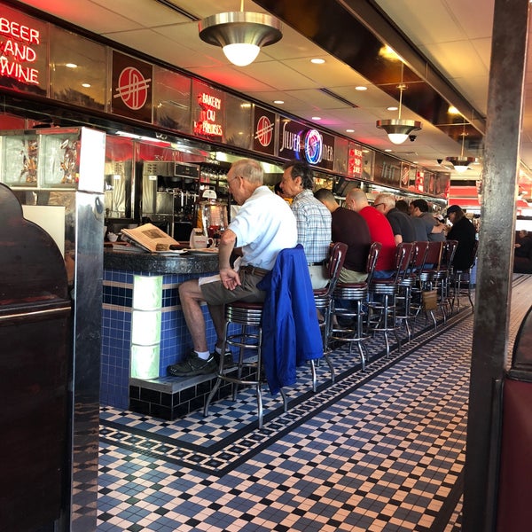 Photo taken at Silver Diner by Jason S. on 5/20/2018