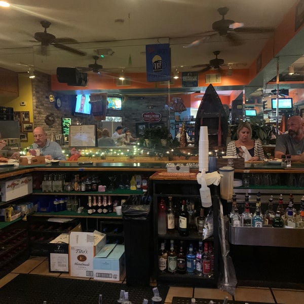 Ichabod's Dockside Bar & Grill Seafood Restaurant