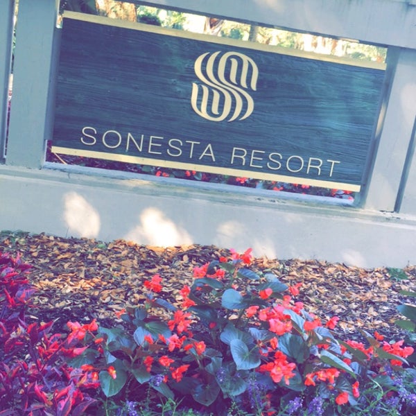 รูปภาพถ่ายที่ Sonesta Resort Hilton Head Island โดย Samantha S. เมื่อ 5/9/2015