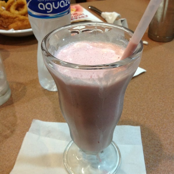 Photo taken at Denny&#39;s by Isaac S. on 1/28/2013