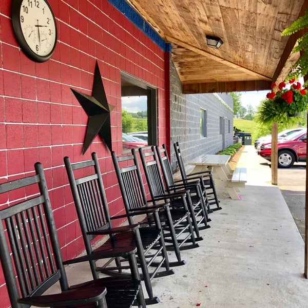 The Dutch Pantry Deli in Rural Retreat