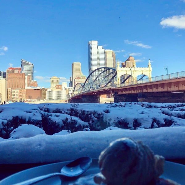 This is my favorite brunch spot in Pittsburgh and it is for a reason. 💙 On top of the delicious brunch, you get this amazing view (I only got it when I had a reservation)! 👍🏼 #deliciousness