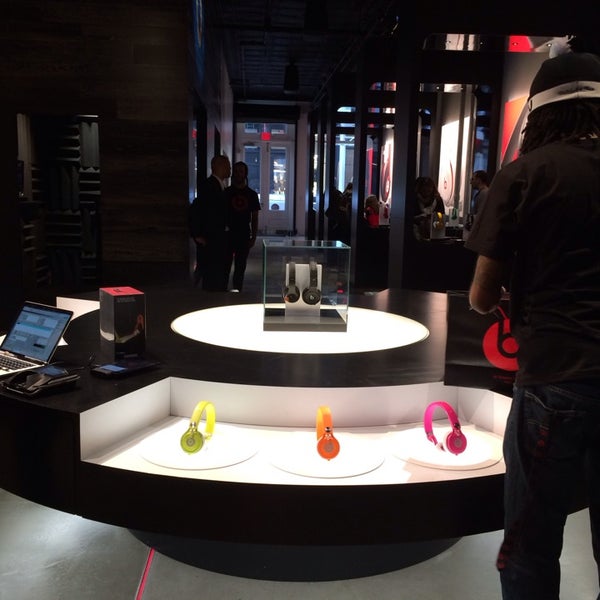 Photo taken at Beats By Dre Store by Manny T. on 11/16/2013
